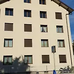 Le Golden A 5min Du Centre-ville Avec Parking Privatif Gratuit Lägenhet Annecy