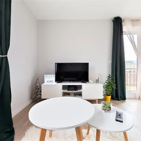 Le Golden A 5min Du Centre-ville Avec Parking Privatif Gratuit Apartment Annecy